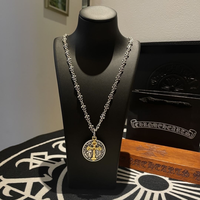 Ch**me He**ts necklaces
